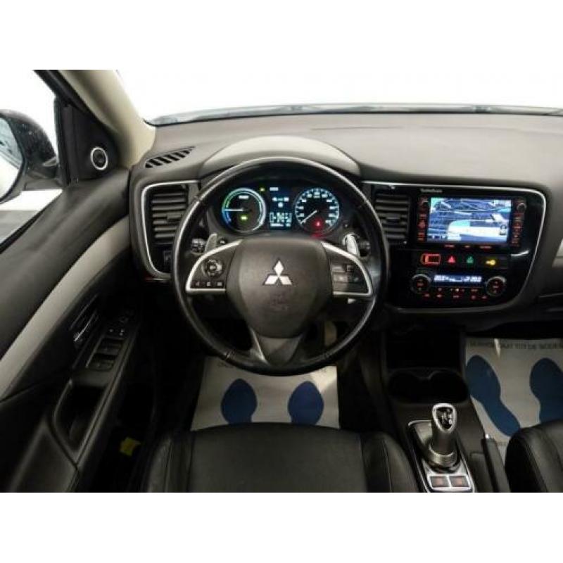 Mitsubishi Outlander 2.0 PHEV INSTYLE + 4WD Autom, Schuifdak