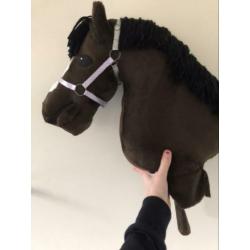 Hobbyhorse, stokpaard. Incl halster, halstertouw en vulling