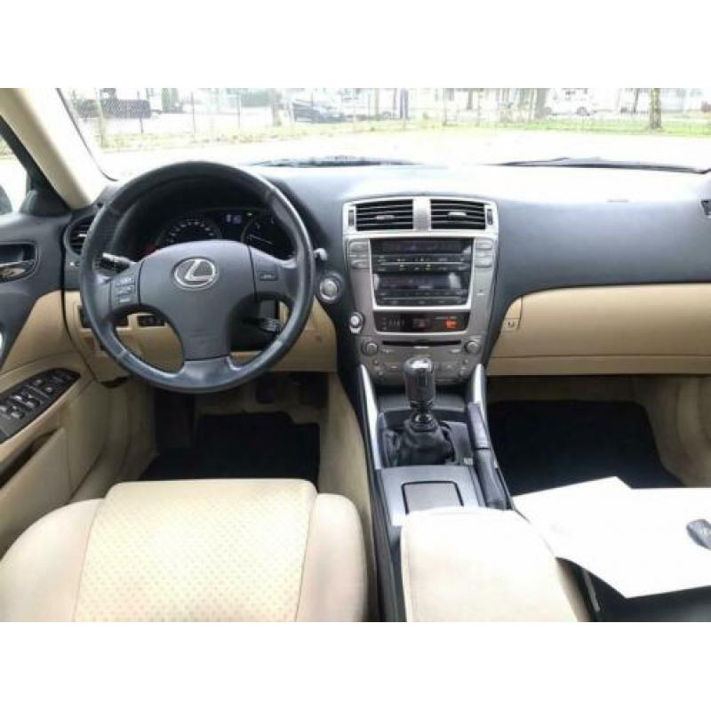 Lexus IS 220d Business