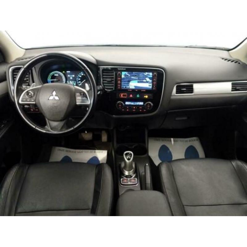 Mitsubishi Outlander 2.0 PHEV INSTYLE + 4WD Autom, Schuifdak
