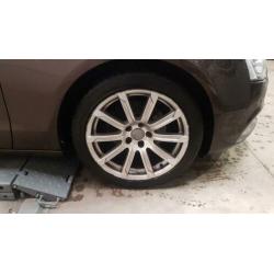 Audi wielen steek 5x112 met 4 seizoenbanden 245/40R18