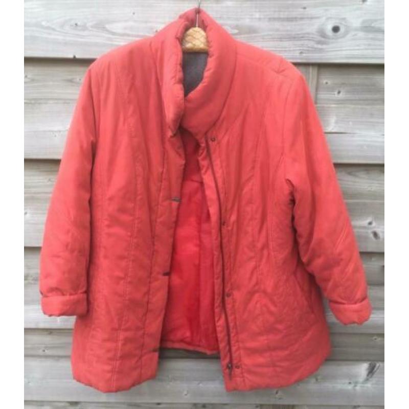 Rood gewatteerd jack, maat 44/46