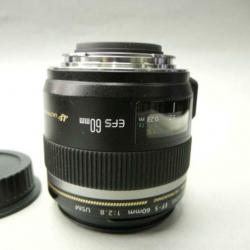 EOS met Canon 2.8/60 mm Macro