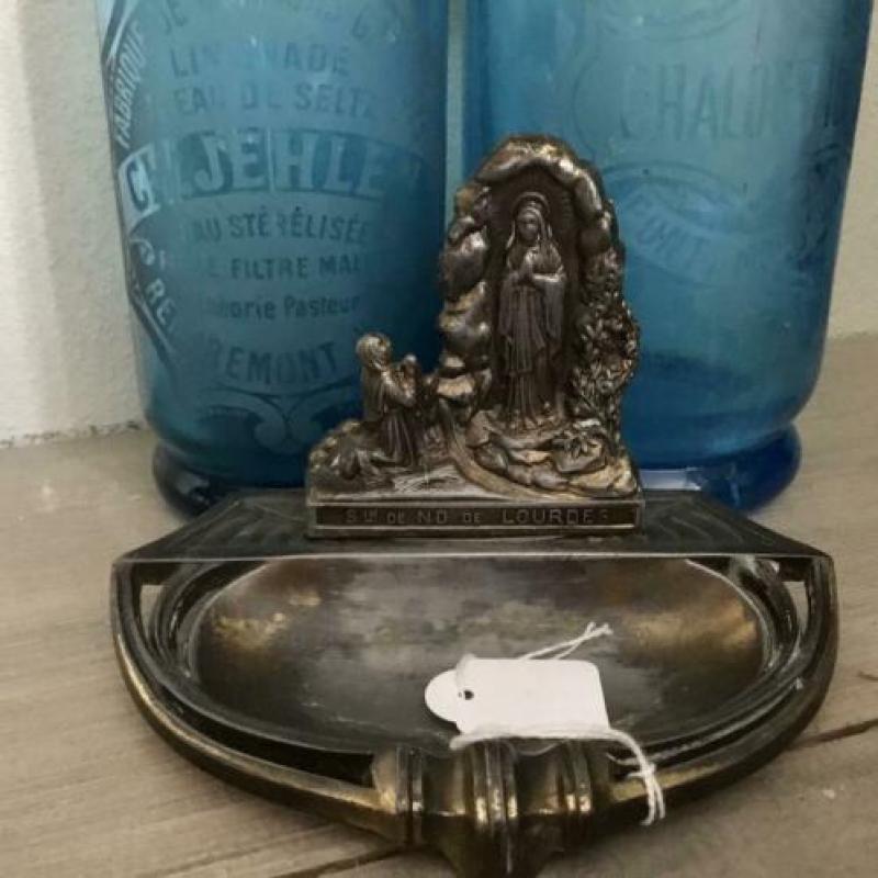 Lourdes tin beeldje schaaltje Maria religie wijwaterbakje