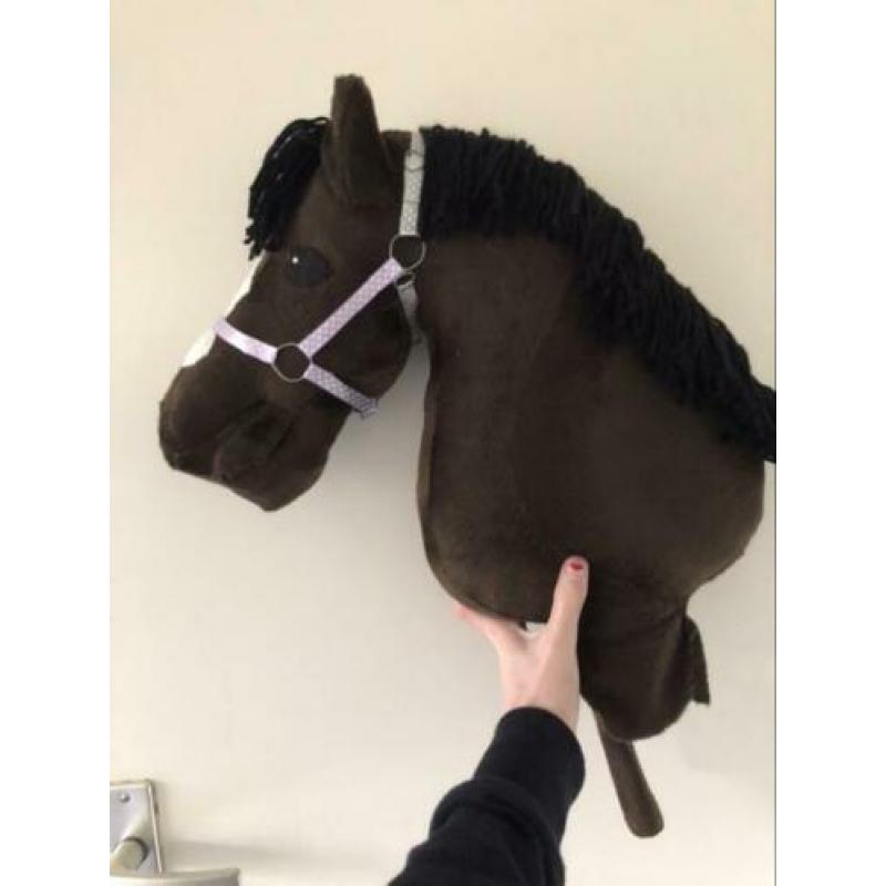 Hobbyhorse, stokpaard. Incl halster, halstertouw en vulling