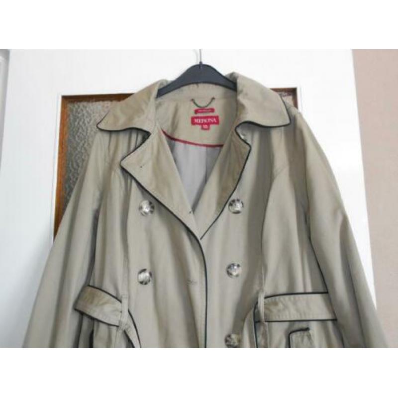 Tussen jas / trenchcoat maat 46 beige /zwart