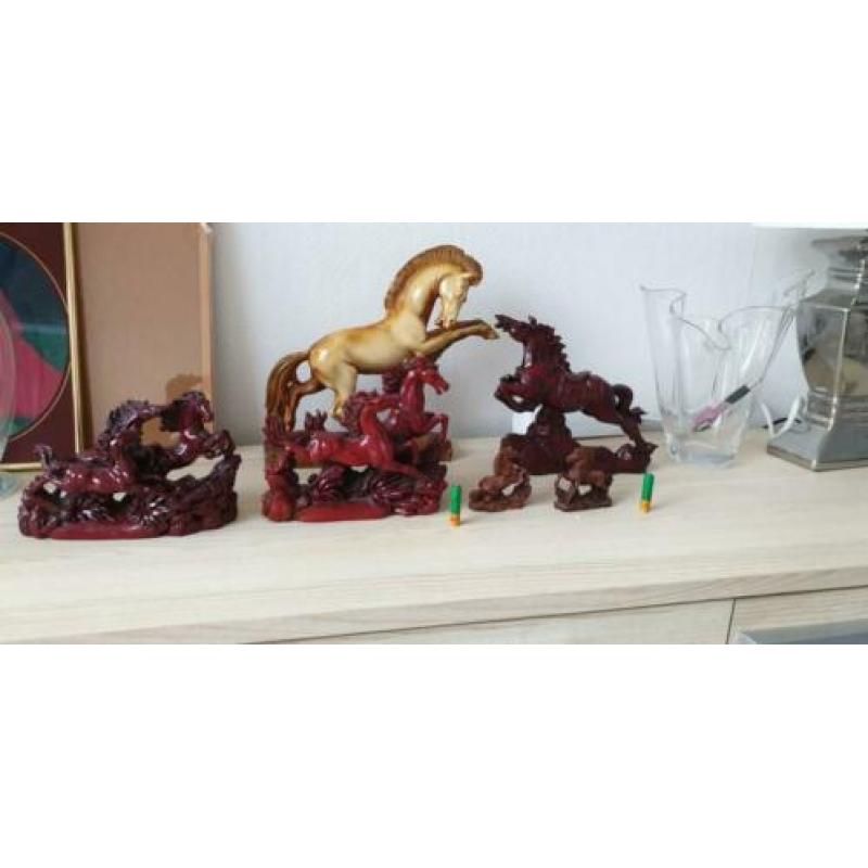 Paardenbeelden in 1 koop