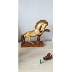 Paardenbeelden in 1 koop