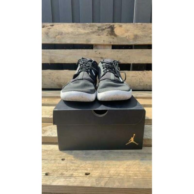 Jordan eclipse, maat 46