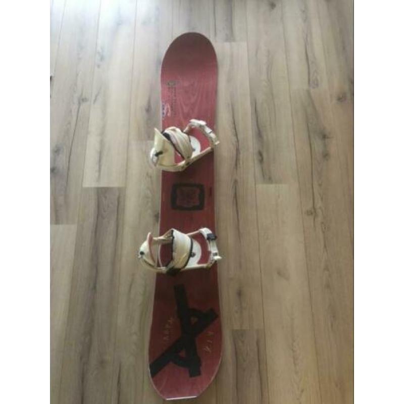 Snowboard Burton Asym air met Burton bindingen 157-159