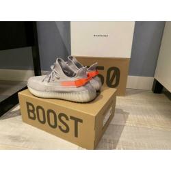 Yeezy Boost 350 V2 Tail Light 46