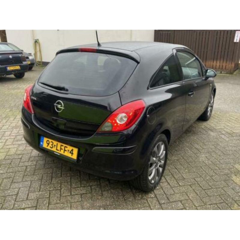 Opel Corsa 1.2-16V '111' Limited Edition met AIRCO ! NiEUWST