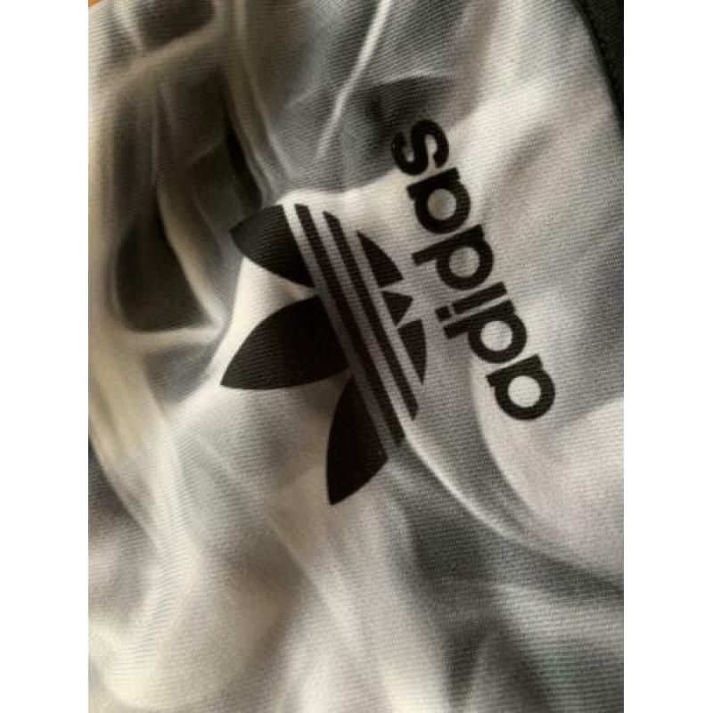 Adidas short helemaal nieuw maat 36 zwart zomer wit