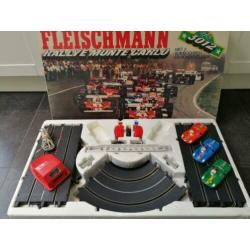 Complete fleischmann racebaan met extra auto en baanstukken