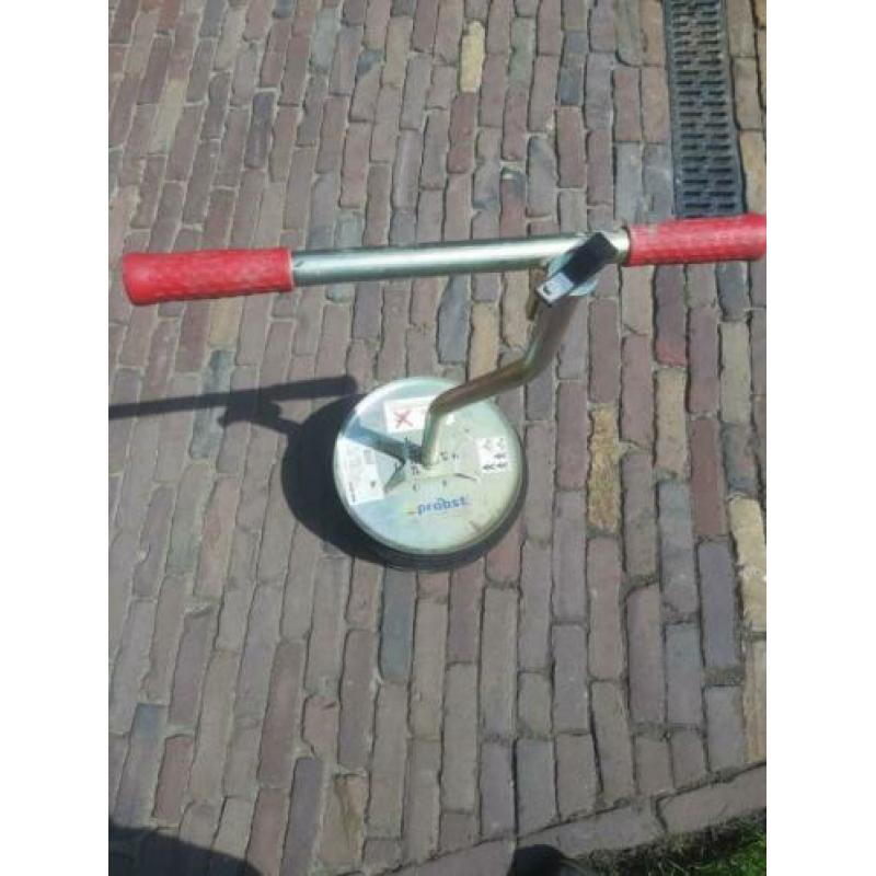 Verticuteermachine te huur