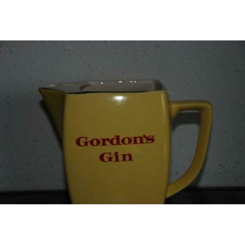 2 Gordon's Dry Gin Waterkannen