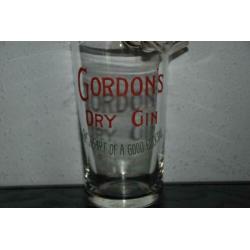 2 Gordon's Dry Gin Waterkannen