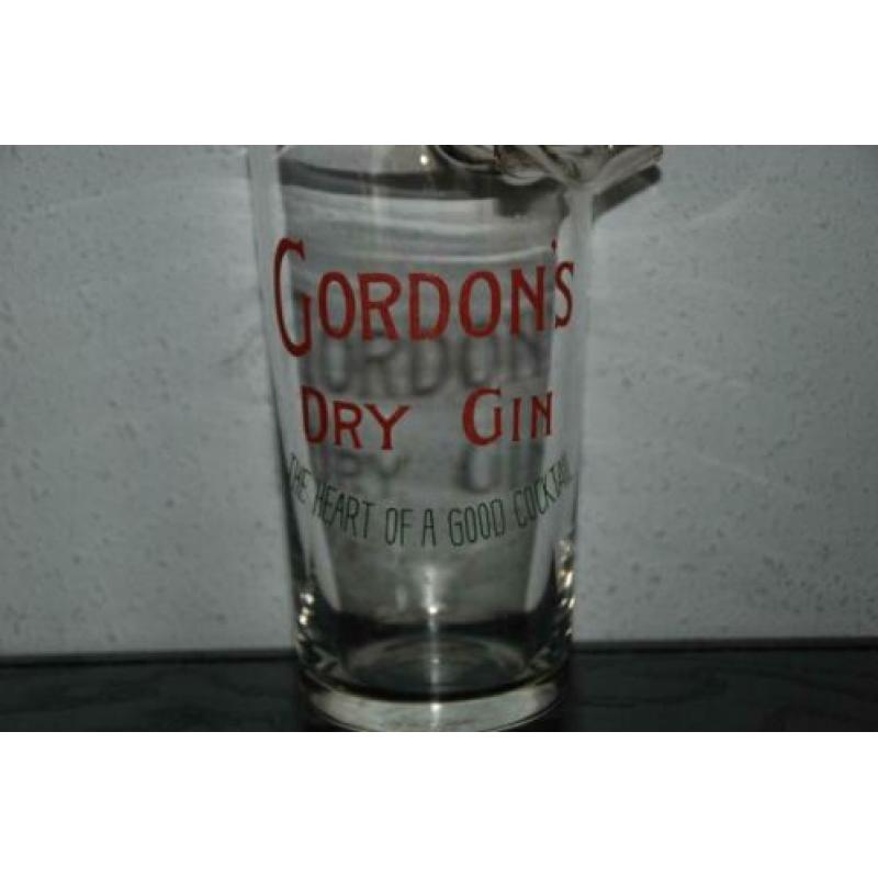 2 Gordon's Dry Gin Waterkannen