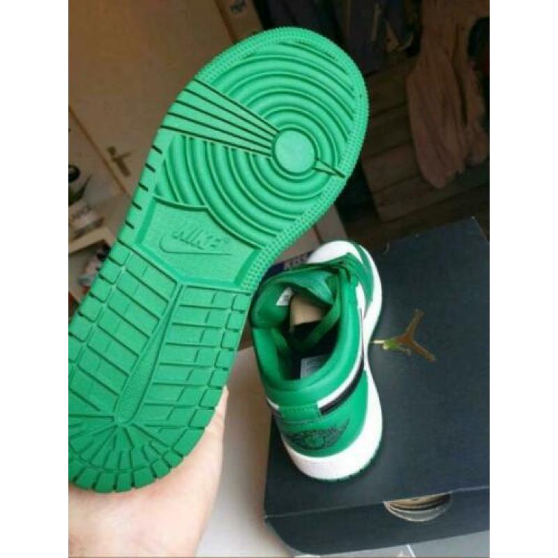 Nike air Jordan low pine green groen,36,5,Nieuw in doos!