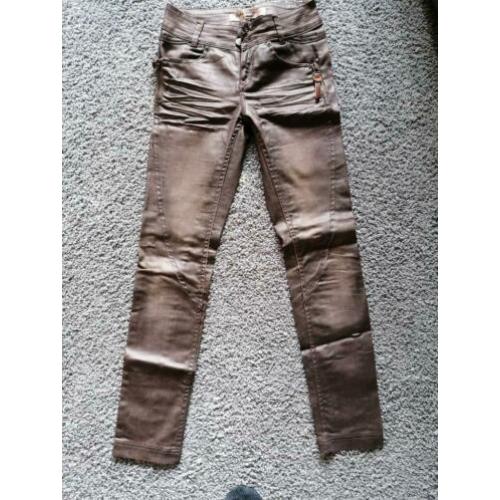 Mooie bruine broek, beetje leren look. Maat 34