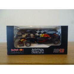F1 Red Bull cap en modelauto (laatste items)