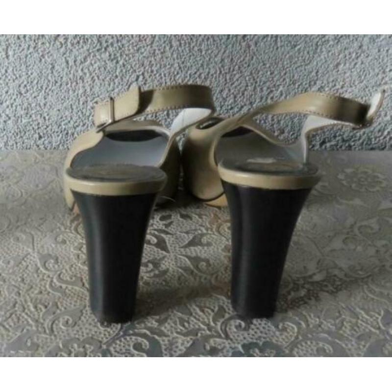 Strafford beige peeptoe pumps maat 38