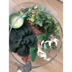 Vissenkom met kunst plantjes