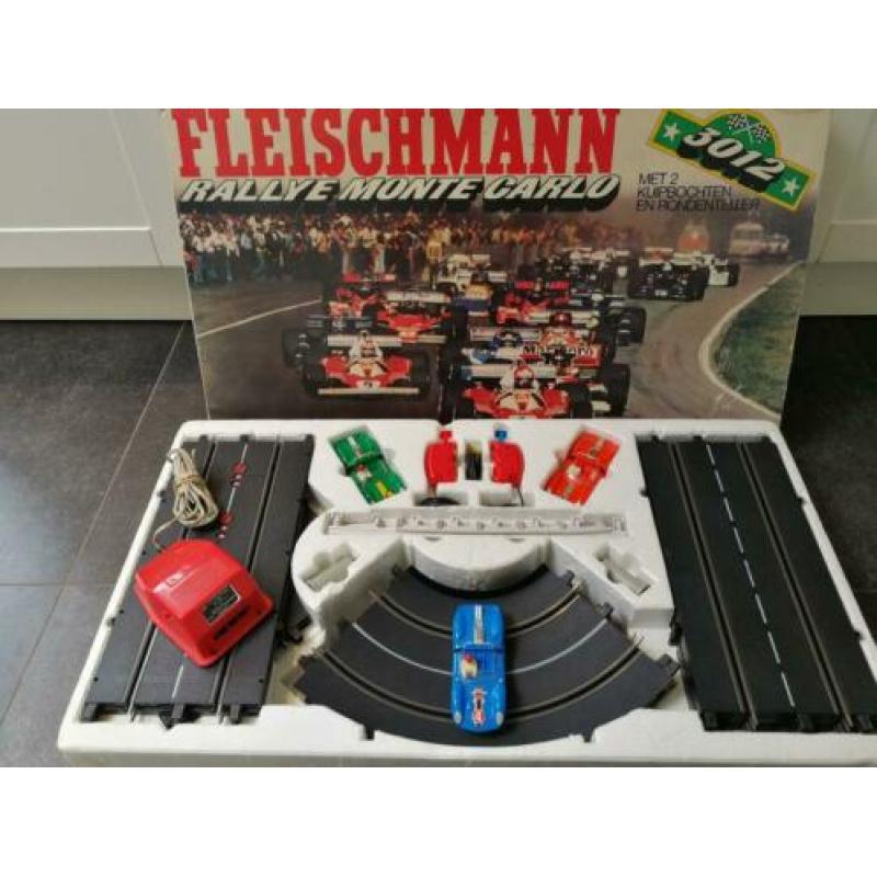 Complete fleischmann racebaan met extra auto en baanstukken