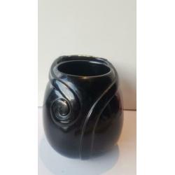 Mooie offer kom van obsidiaan.