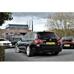 BMW 5-serie Touring 523i 3.0i Automaat Xenon 19''