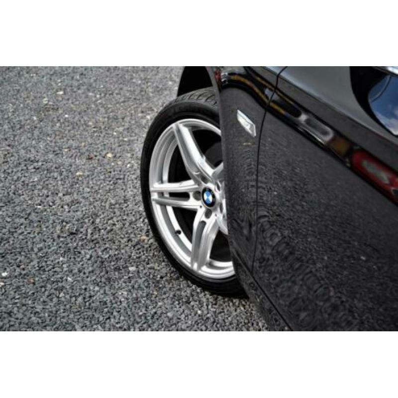 BMW 5-serie Touring 523i 3.0i Automaat Xenon 19''