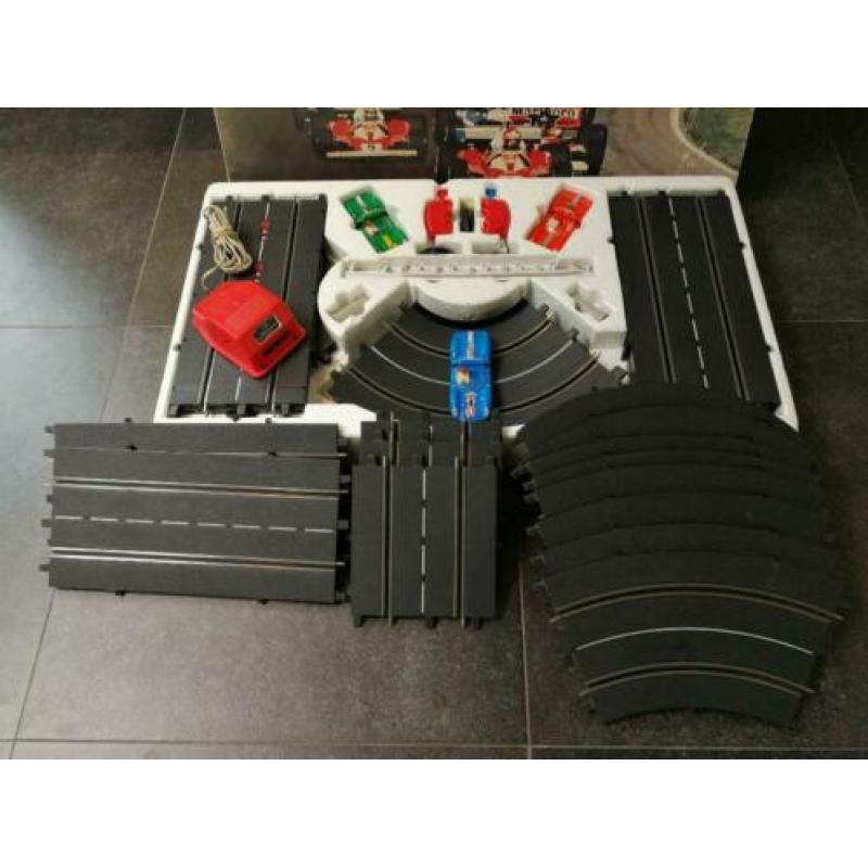 Complete fleischmann racebaan met extra auto en baanstukken