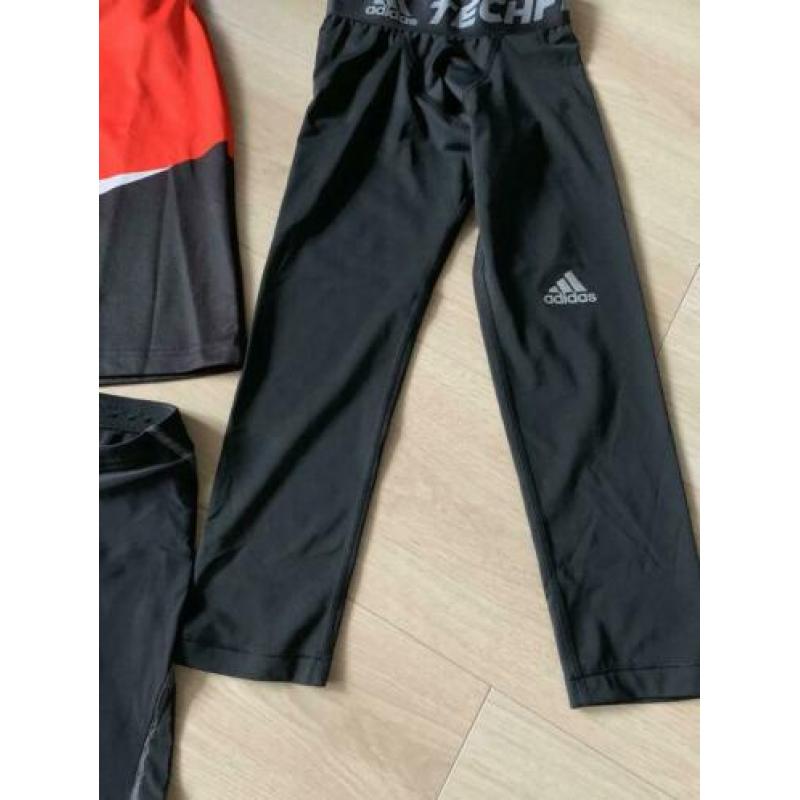 Atletiekkleding van oa Adidas; maat 122-128