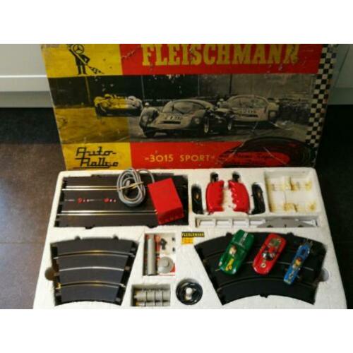 Complete fleischmann racebaan (3015) met extra baanstukken