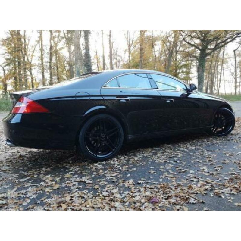 Mercedes CLS 350 2005 Zwart( Fabrikanten AMG uitvoering).