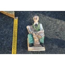 beeld kleermaker hoogte 16 cm