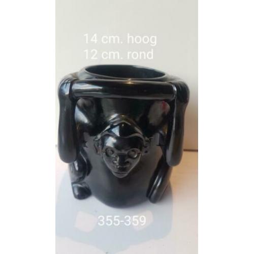 Mooie offer kom van obsidiaan.