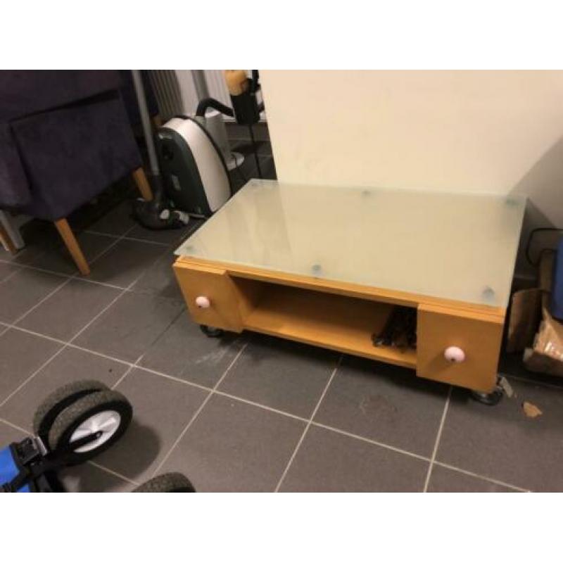 Tv meubel, knopjes kunnen makkelijk aangepast worden