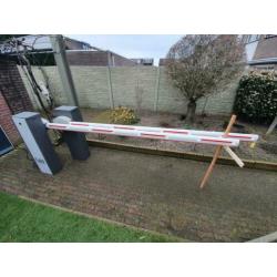 2 Slagbomen met 3 meter arm