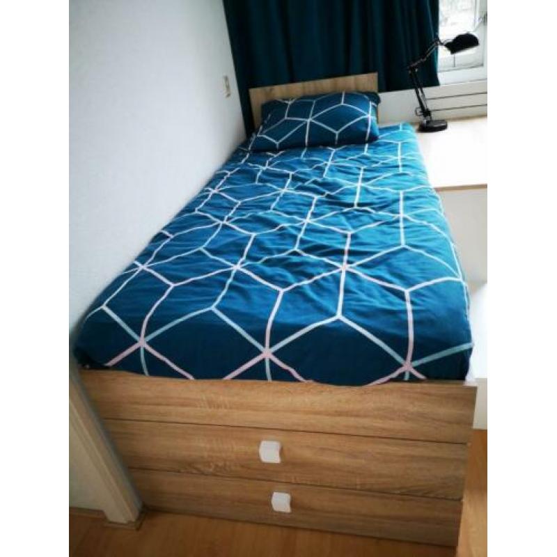 Handig tienerbed met veel opbergruimte!