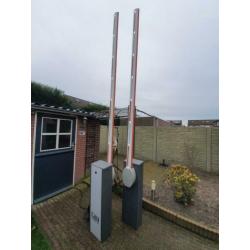 2 Slagbomen met 3 meter arm