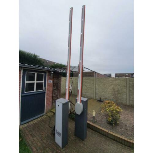 2 Slagbomen met 3 meter arm