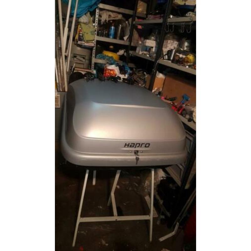 Te Koop Hapro dakkoffer ,eventueel met universele dakdragers