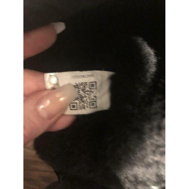 Zwarte Uggs maat 38 met strikjes