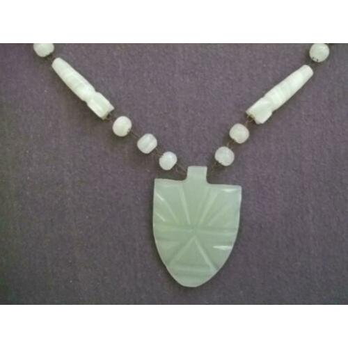 zgan witte ketting van echt steen