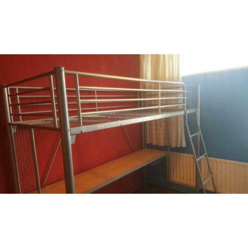 leuke hoogslaper met bureau