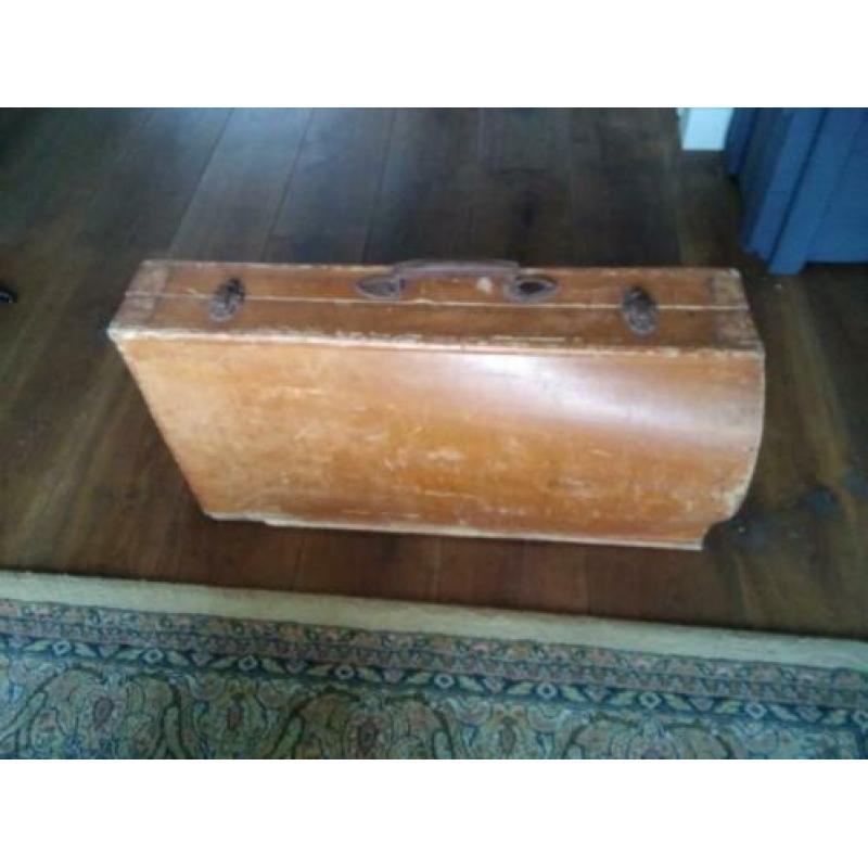 Oude muziekinstrument koffer