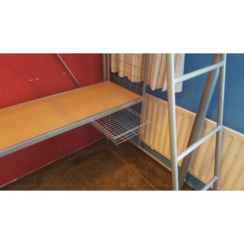 leuke hoogslaper met bureau