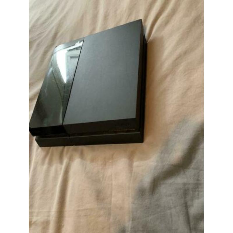 PlayStation 4 + 2 controllers en fifa 20