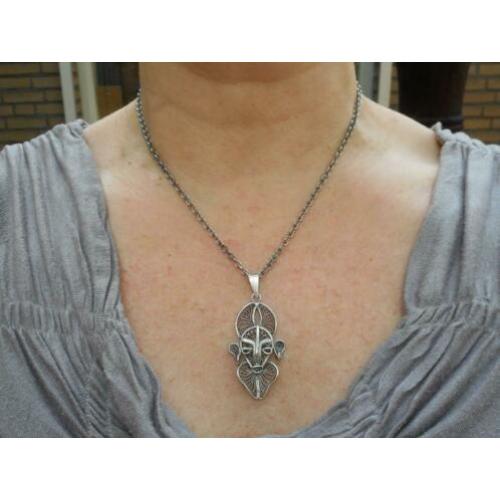 Zilveren ketting met aparte filigrain hanger nr.1732